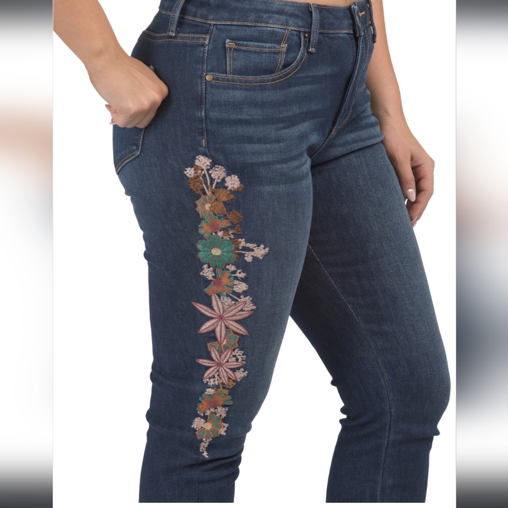 NWT DRIFTWOOD Embroidered Jeans SIZE 31